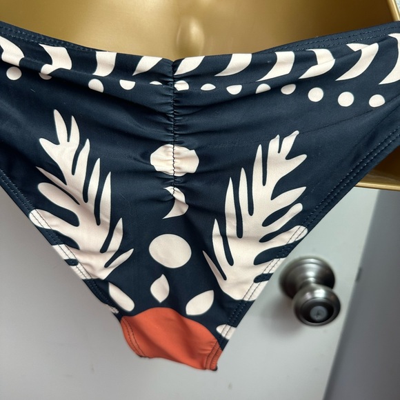 Commense Black Orange Bird Print Bikini Top & Scrunchie Booty Bottoms NWT XS - Picture 8 of 16